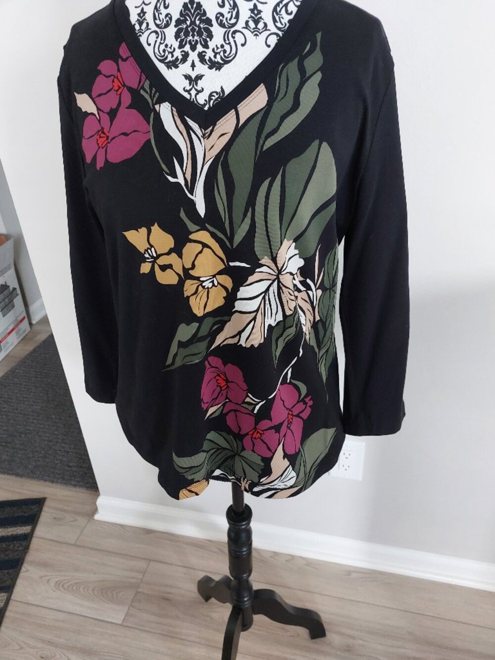 Chico's Size 2 top